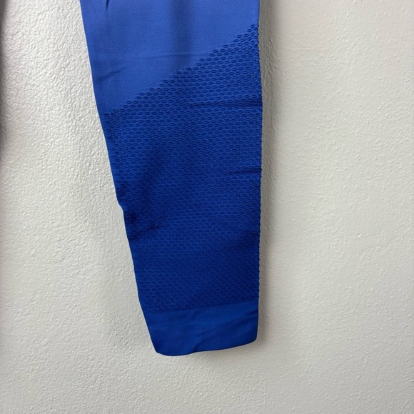 SheFit Crossover Waist Cutout High Rise Leggings Blue Ombré Women’s Size Medium - Picture 3 of 7